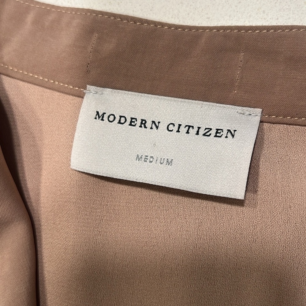 Light Weight Trench from Modern Citizen with crepe-like fabric - Picture 7 of 9